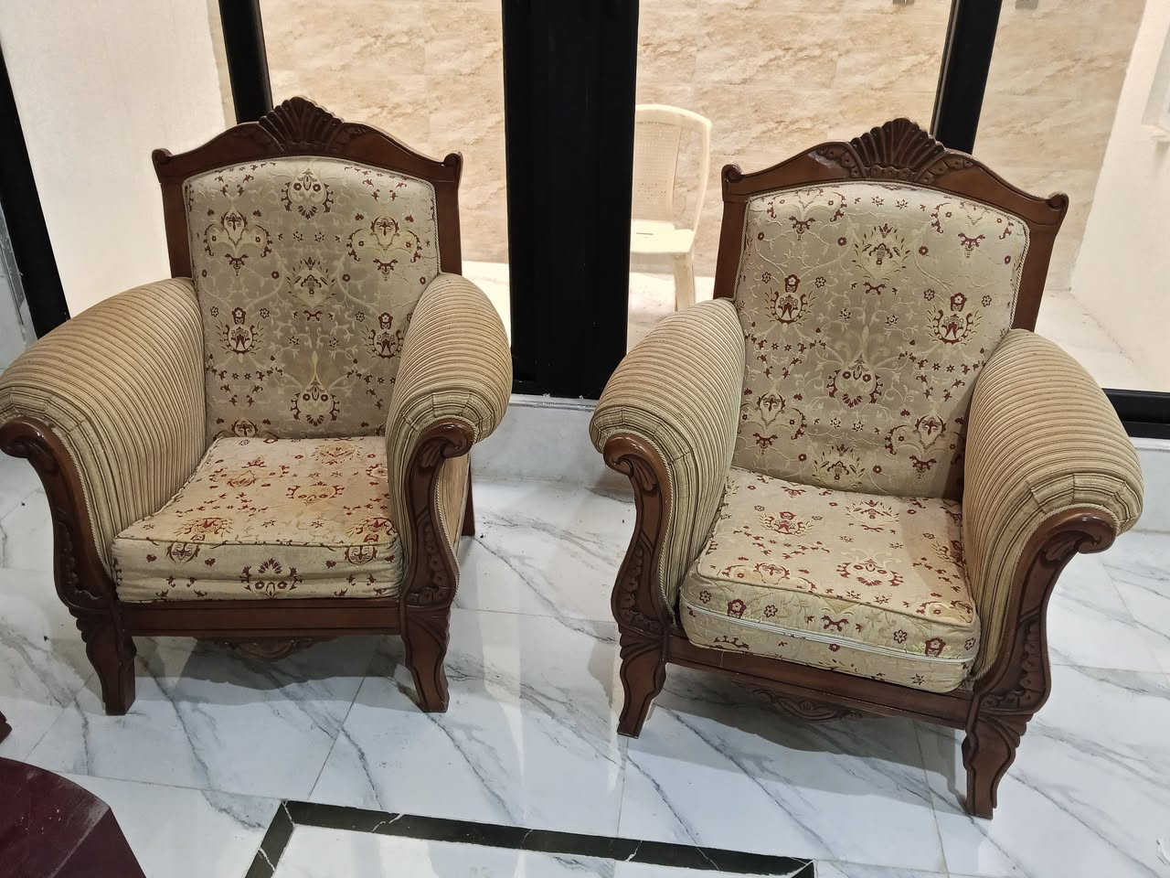 طخم رئاسي مستخدم 6 قطع
4 صغار و 2كبار
سعر 150
مكان حي عدن
الشراي فقط يدخل خاص


**إذا كنت صاحب هذا الإعلان وتريد حذفه لأي سبب، رجاءا أرسل رسالة إلى الدعم الفني**