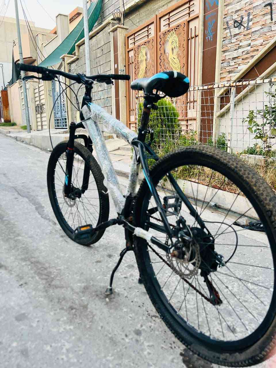 سلام عليكم 
بايسكل للبيع 
حجم 26 
للتفاصيل أكثر خاص


**إذا كنت صاحب هذا الإعلان وتريد حذفه لأي سبب، رجاءا أرسل رسالة إلى الدعم الفني**
