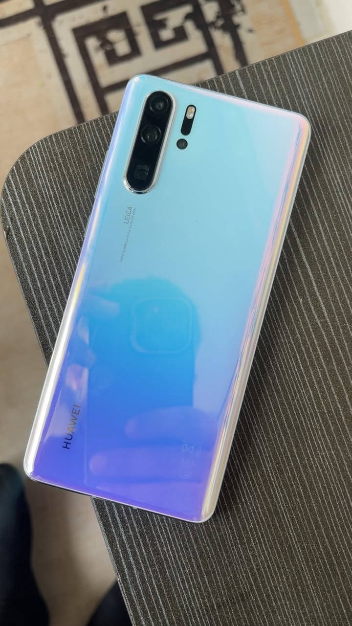 هواوي p30 برو ذاكره ٢٥٦ رام ٨ شحن سريع ٤٠ واط يدعم الشحن لاسلكي كاميرا زوم ***********
*********** السعر ٢٧٥
