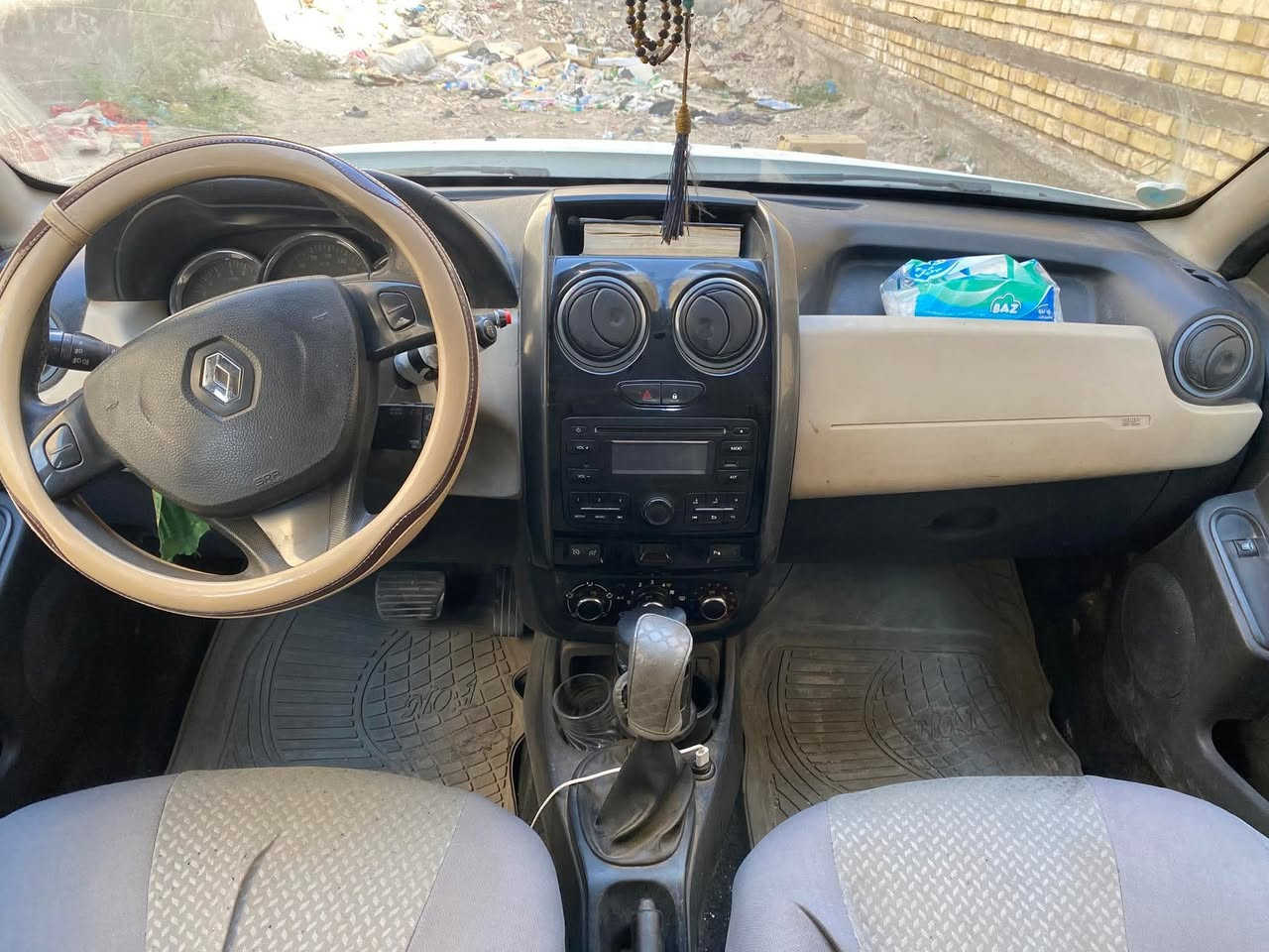 سلام عليكم ورحمه الله
سياره رينو داستر موديل 2018 
سياره مابيها حادث قوي بيها بس طخات خفيفه 
السياره بأسمنه محجوزه مال مصرف 
ملاحظه السياره بيها ولف معلك 
السعر 50 قفل  ***********

العنوان بغداد سبع البور
