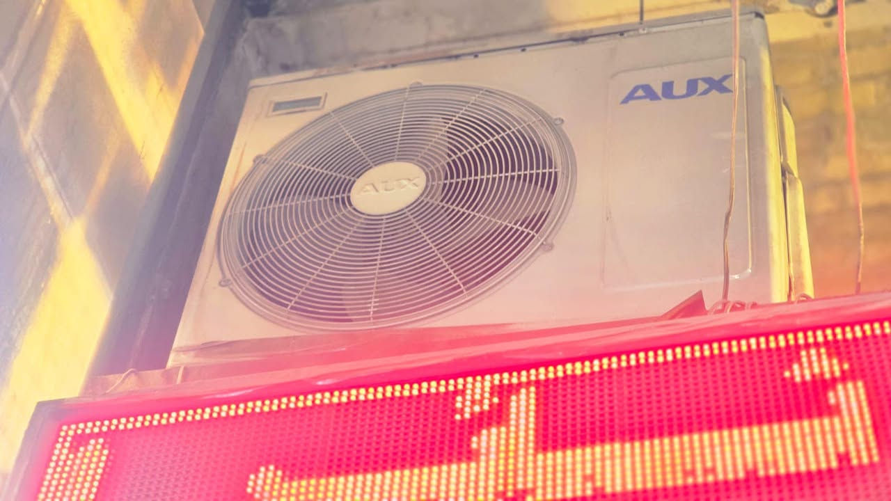 سبلت كنتوري عامودي 3 طن مستعمل نظيف 
شغال للبيع اليريده يتواصل واتساب ***********
