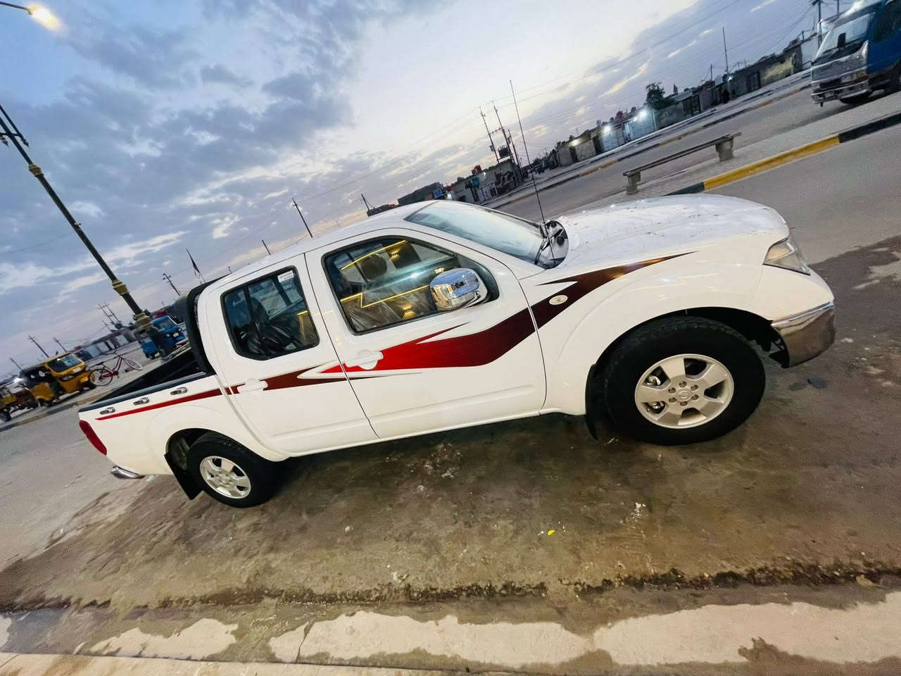 السلام عليكم نيفار موديل 2013 سياره كفاله عامة سيار تخم تاير جديد حدادية جديد رقم سليمانيه مكان السياره بصره رقم الهاتف ***********
