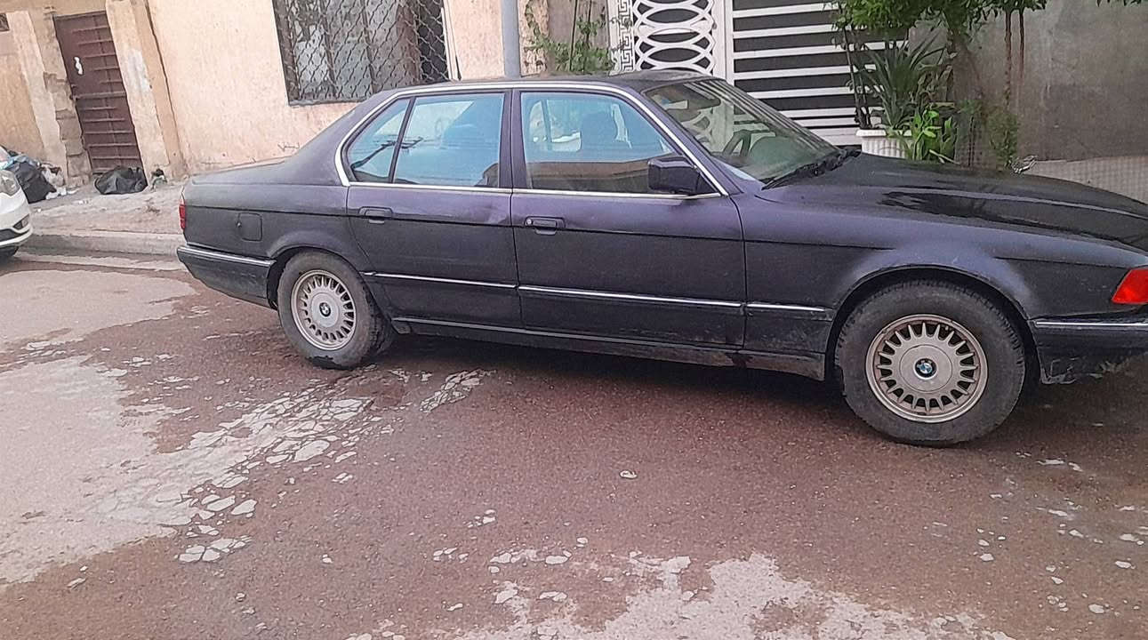 🚗 للبيع بي ام دبليو BMW 730 🚗
🔹 الموديل: 1993

🔹 اللون: أسود

🔹 الكير : أوتوماتيك

🔹 المحرك: 6 سلندر

🔹 تبريد شغال ❄️

🔹 جميع الكهربائيات شغالة ⚡

🔹 السيارة بلادية

سياره باسمي رقم جديد هزه جديده 

📍 العنوان: بغداد – حي الجامعة

💰 السعر: 55 ورقة 💵

📞 للتواصل: ***********
