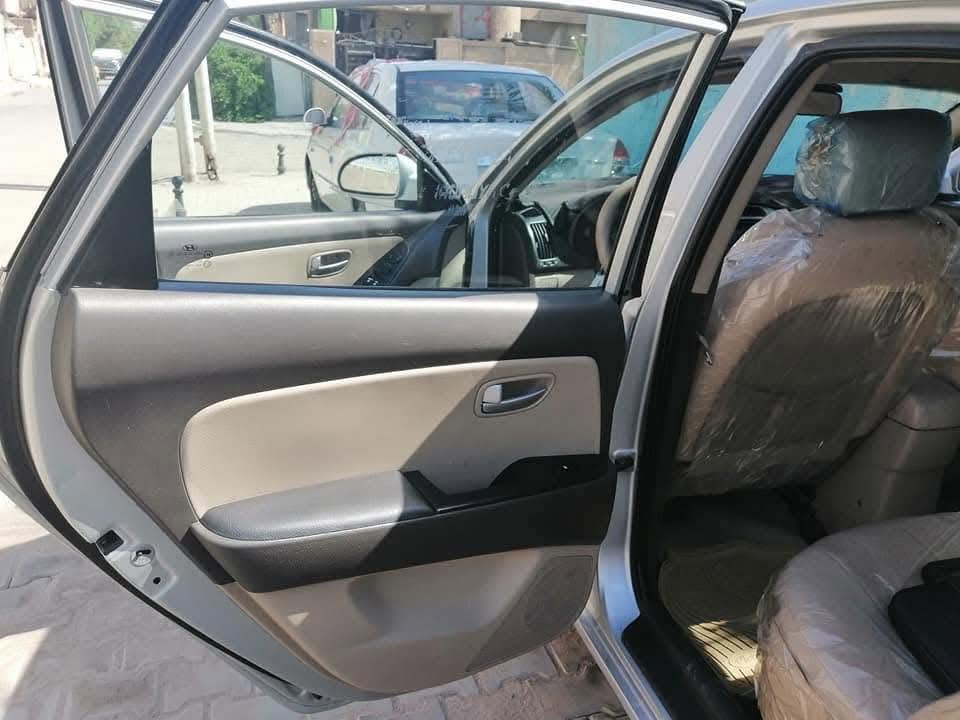 السلام عليكم
النترا موديل 2010 وارد خليجي 
السيارة نضيفه و جاهزه 
تبريد شغال السيارة خير من الله 
المكان بغداد الامين الثانية 
السعر 110$
***********
