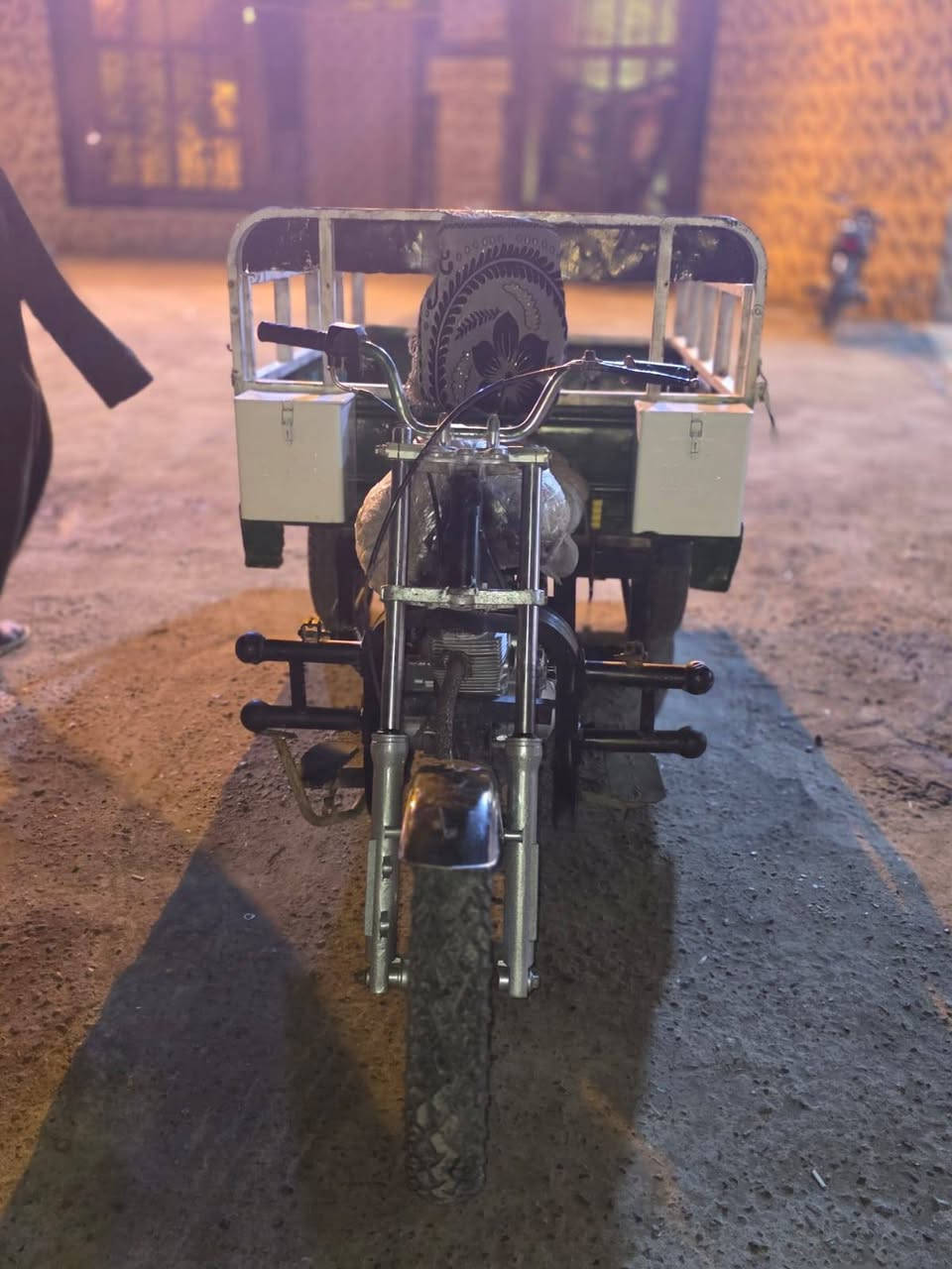 تحيه طيبه ستوته حلوه نضيفه الشخصي مكفول من اللحيم  والستوته مفتوحه مره وحده الستوته ناقصهه بس صدر كدام ادوات. السعر 800وبيهه مجال البصره ابو الخصيب الرقم ***********
