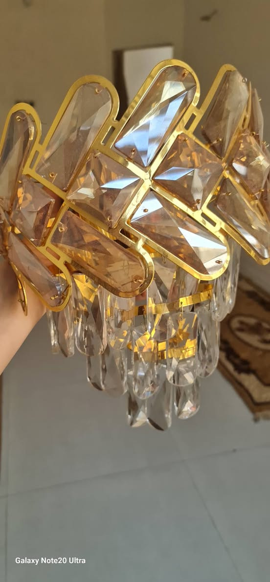 ثريتين سقفية الحجم الكبير ٦٠ سم ١٢ مصباح وبراكيتات ٢ ماخذتهم قبل سنة استعمال قليل للبيع بنصف السعر


**إذا كنت صاحب هذا الإعلان وتريد حذفه لأي سبب، رجاءا أرسل رسالة إلى الدعم الفني**