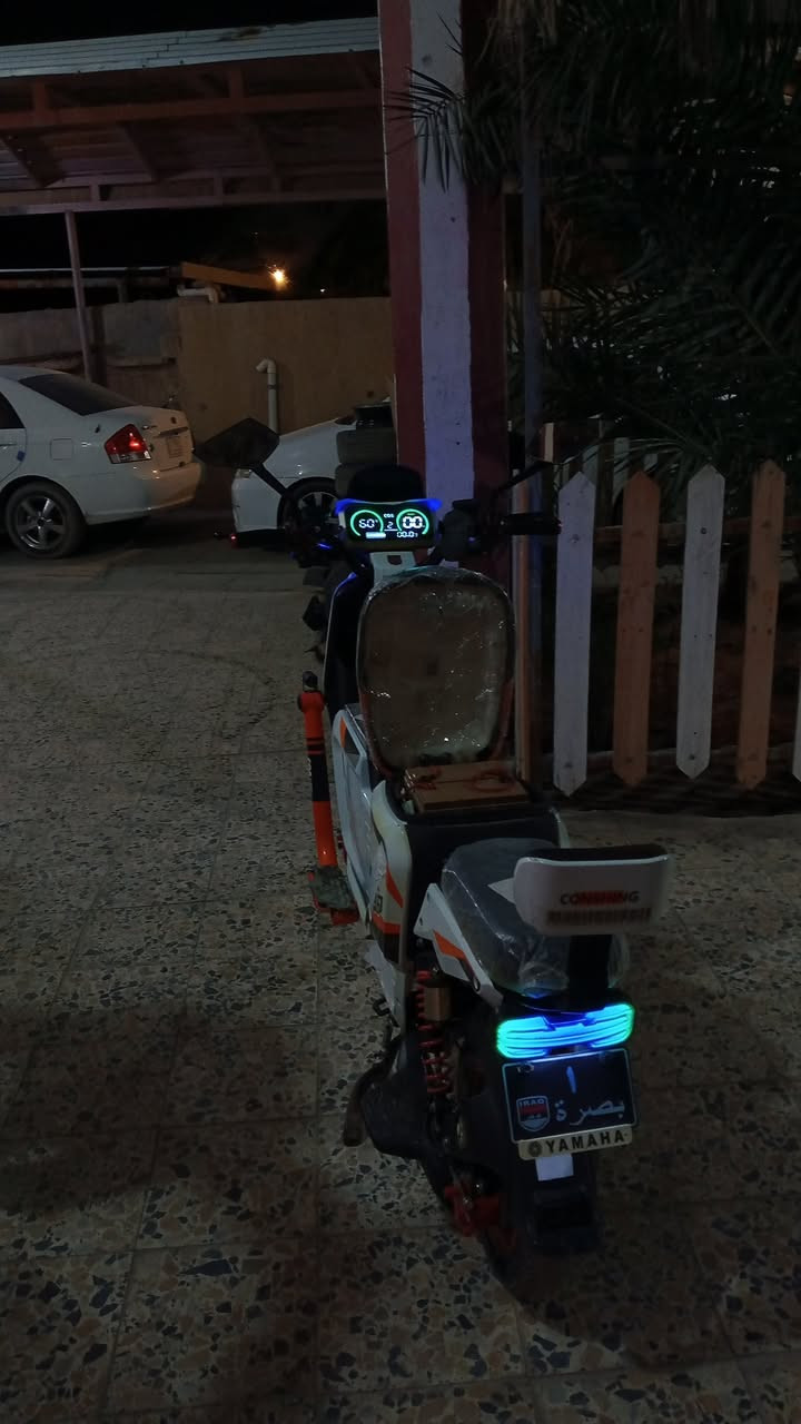 السلام عليكم دراجة شحن نوع X900 للبيع الدراجة جديدة ماناقصها اي شي السعر 475 وبيها  مجال قليل للاستفسار الاتصال على الرقم *********** العنوان البصرة ابو الخصيب
