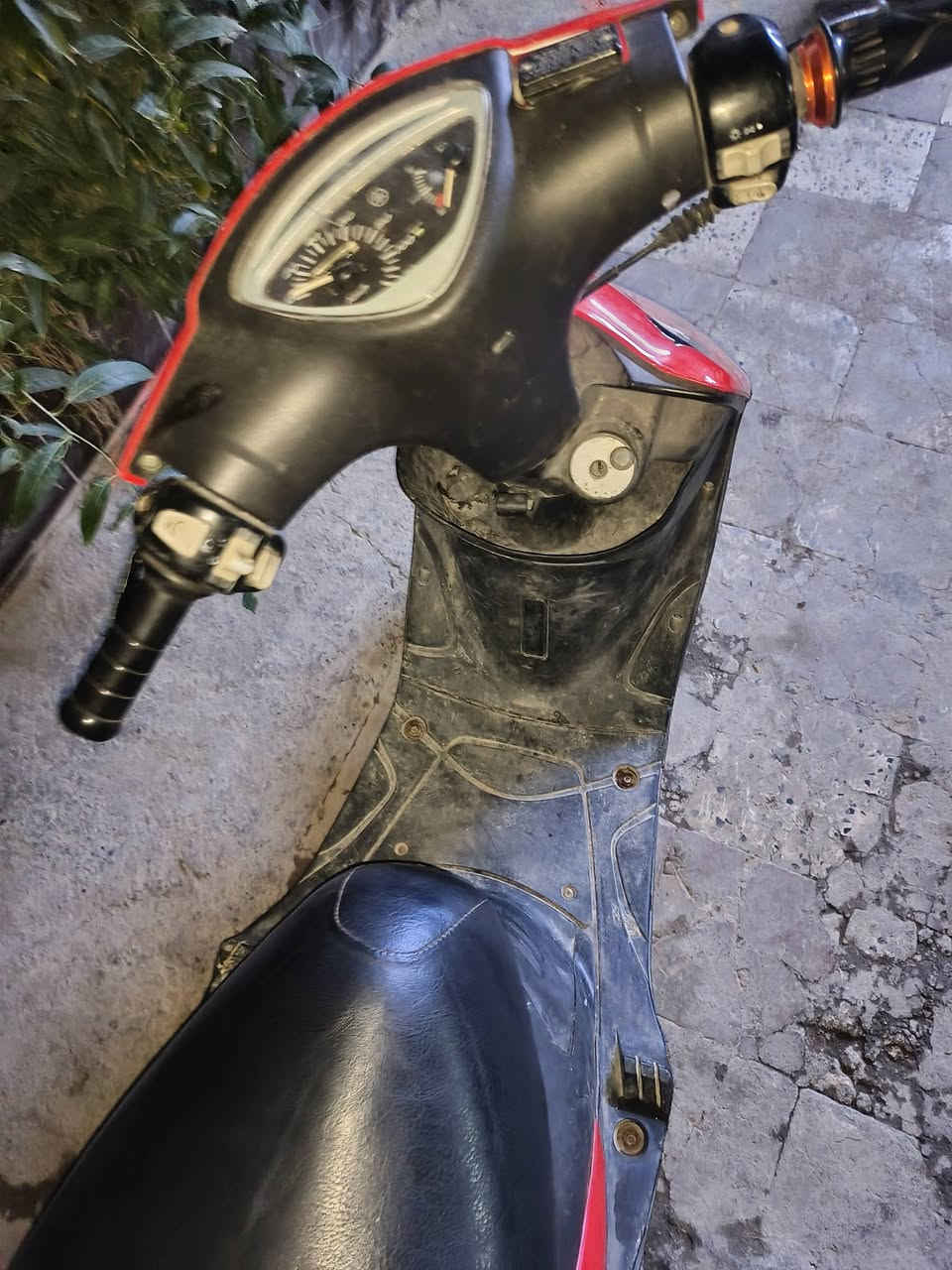 السلام عليكم دراجه ماكس عدله للبيع
السعر 800 بيهة مجال بسيط مال رمبه شرط الفحص و دراجه خير من الله 
تاخذهة تنكر سلف و تطلع برغي ما اتذب عليهة تجي اتجيب مصلح إذا يكلك بيهة برغي مفتوح  و  مكينه 55 ابلادية و اكلجات 
امامي خلفي رياضي كلشي شغال بيهة و اذا عطلت عندك اترجعهة 
المكان بغداد الكمالية شارع الأصفر تجي تاخذهة من البيت 
الرقم *********** واتساب و رصيد دراجه خير من الله
