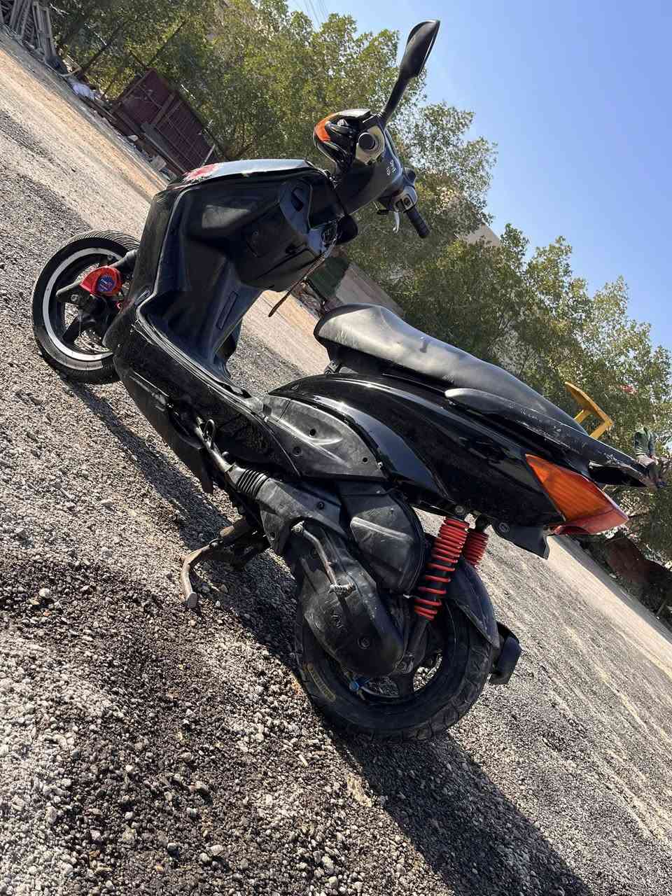 السلام عليكم سكنس نثيه140 للبيع 400وبيها مجال للاتصال *********** مكاني بغداد الشعب الثعالبه
