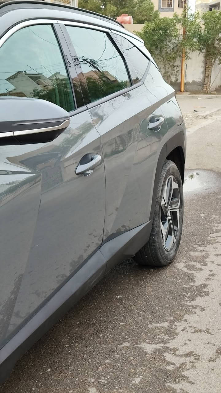 ‎توسان وارد امريكي بانزين موديل2024  فوووول مواصفات سيارة فتحة

‎.ماشية 22الف ميل يعني زيرو السيارة 

‎.لون سمنتي  مميز غير محدد

‎..داخل جلد اسود

‎ 

‎فول الفول مواصفات 

  

‎1- بصمة تشغيل 

‎2- بصمة أبواب لمس دخول ذكي 

‎3- فتحة سقف السيارة 

‎4- صندوق كهرباء شفط 

‎5-كامرة خلفيه 

‎6-  شاشة دجيتل 3 أشكال للقيادة
‎7- تبريد قطعتين
‎8- وتدفئة بالكشنات

‎9- رادرات وسياقة ذاتية 

‎10- الكشنات الأمامية كهرباء 

‎11- أضواء محيطية 

‎12-  شحن وايرليس

‎13- مرايات تعتيم ذاتي 

‎14- أبل كار بلي 

‎15- أندرويد أوتو 

‎16-تشغيل عن بعد 

‎17- أشاير ترحيب 

‎18- أضواء أمامية LED زنون 

‎19- أضواء خلفية LED

‎20- نظام سماعات BOOS🔊🔊

‎21- فول أوامر صوتية 

‎22- جامات أوتو 

‎23- كير  ٣أنظمة أيكو وسبورت نورمل

‎24- إشارات ب المري

‎25-رادرا  أمامي رادار خلفي رادار جانبي

‎26- شفتات ستيرن 

‎27- تحكمات ستيرن 

‎28-نقطه عمياء

‎29- هاند بريك بصمة 

‎30-  حساس امامي وخلفي

‎31- منافذ شحن  

‎السيارة رقم بغداد تحويل ثاني  

‎العنوان بغداد الجديدة 

الي يريد يشوف الضرر يتفضل خاص موجود وتساب فقط دعاميه وبنيد

‎تلفون ***********
