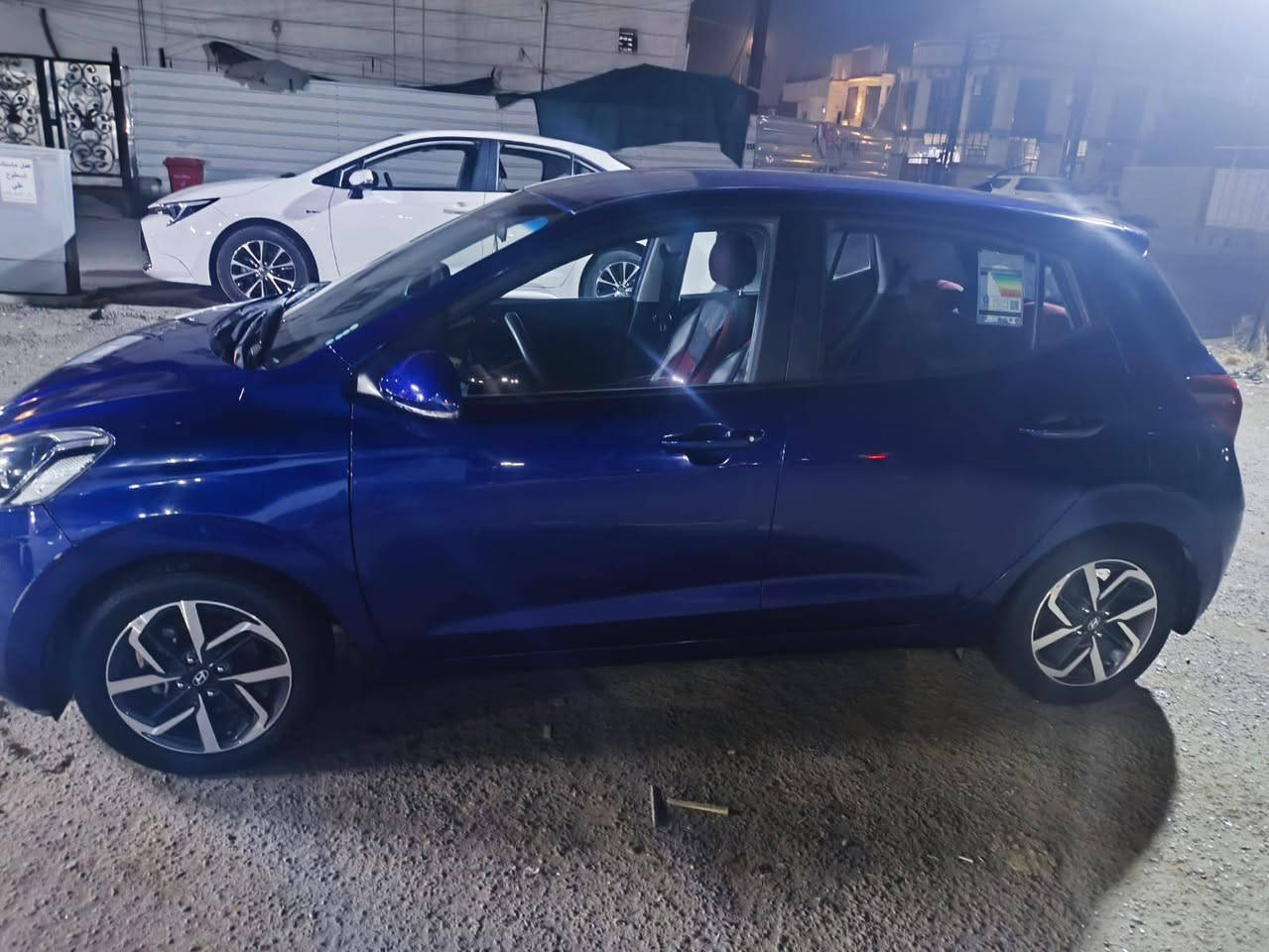 السلام عليك هونداي كراندi10موديل  2023 سياره على وضع الزيرو ماشيه 22سياره نظيفه رقمها بغداد خصوصي سنويه با اسمي لل28 وارد خليجي العنوان بغداد العامريه ***********
