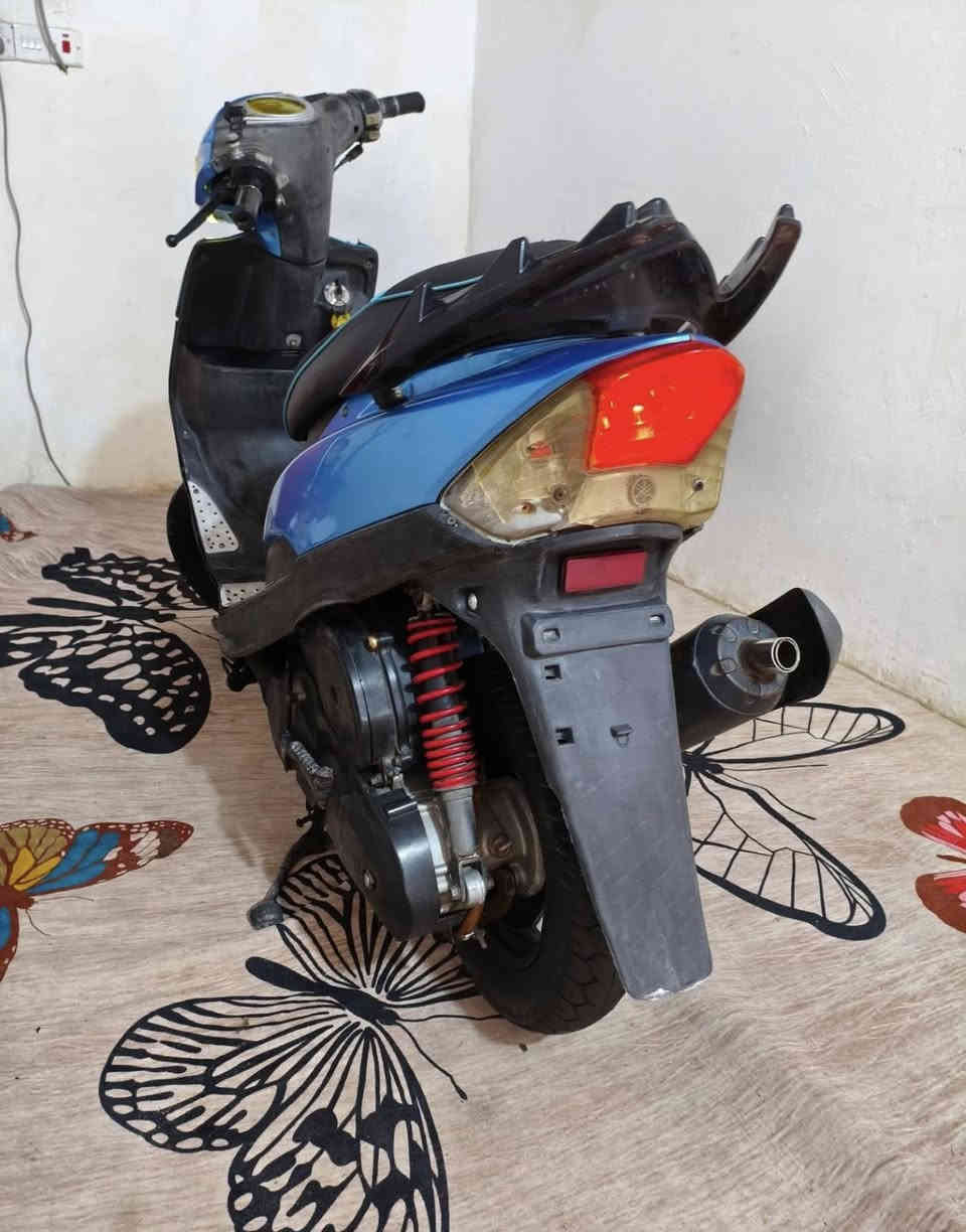 ماكس عدلة كلهة شغاله سلف هندر اشاير سكنات ما مفتوحه مشي نهضه خير من اللّٰه بوشه 49 ابلاديه لايت عالي وناصي دبلات امامي وخلفي ابريكات اماميه وخلفيه جاهزه اخت الرمبه نعومه ما نقصها شي كفاله مكان جزيرة شارع باب الهوى سعر 850وبيها مجال ***********
