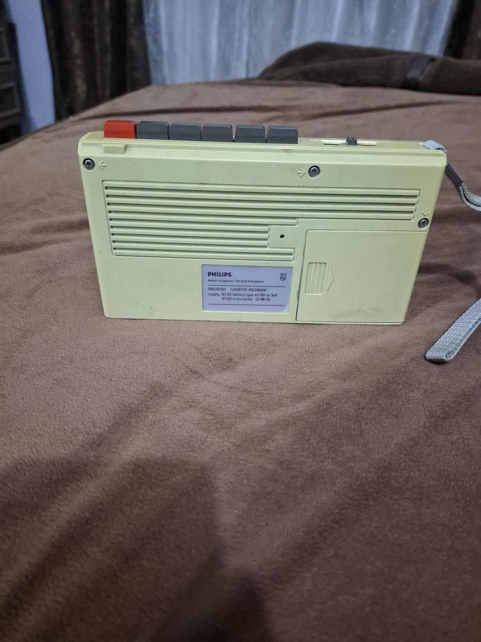 السلام عليكم للبيع مسجل حجم وسط نوع فلبس صناعه الماني وتجميع سنغافوره نظيف يشتغل اربع بطاريات حجم قلم ومحوله خارجيه ٦ فولت السعر ٥٠ الف للاستفسار مراسله الصفحه رجاء


**إذا كنت صاحب هذا الإعلان وتريد حذفه لأي سبب، رجاءا أرسل رسالة إلى الدعم الفني**