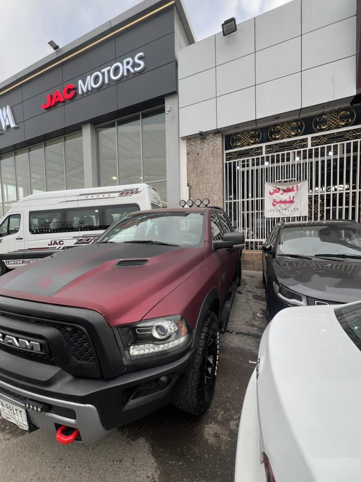 السلام عليكم
رام ريبل موديل ٢٠١٨ فول مواصفات 
فتحة سقف 
شاشه تيسلا 
كامره دواره 
سماعات اللباين 
كشنات جلد تدفىه + تدفئه ستيرن 
جكات ابلاديه 
ويل ١٧ رببل + تاير جبلي جديد 
السياره عليه تغليف ببي اف مات ضمان ١٠ سنوات 
وعليه اكزوز دام فايب + اكس بايب اوتو ريمونت 
عليه برمجه بانزين فصله مفتوحه 
محجر TRX+ غطاء بدي 
حادث قطعتين بدون دواخل بدون ايرباك 
للاستفسار ***********
