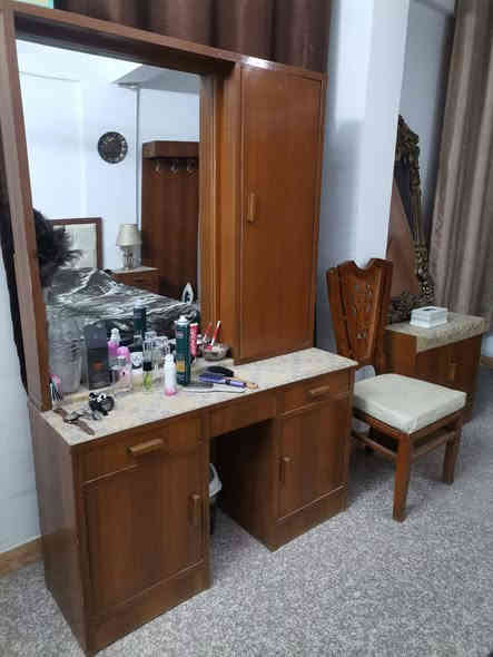 غرفة صاج عراقي تكمة.. كنتور 6 ابواب قياس 55 سم الباب استندر مستعملة مابيها اي ضرر...الشراي 
 مراسلة الرقم ***********
