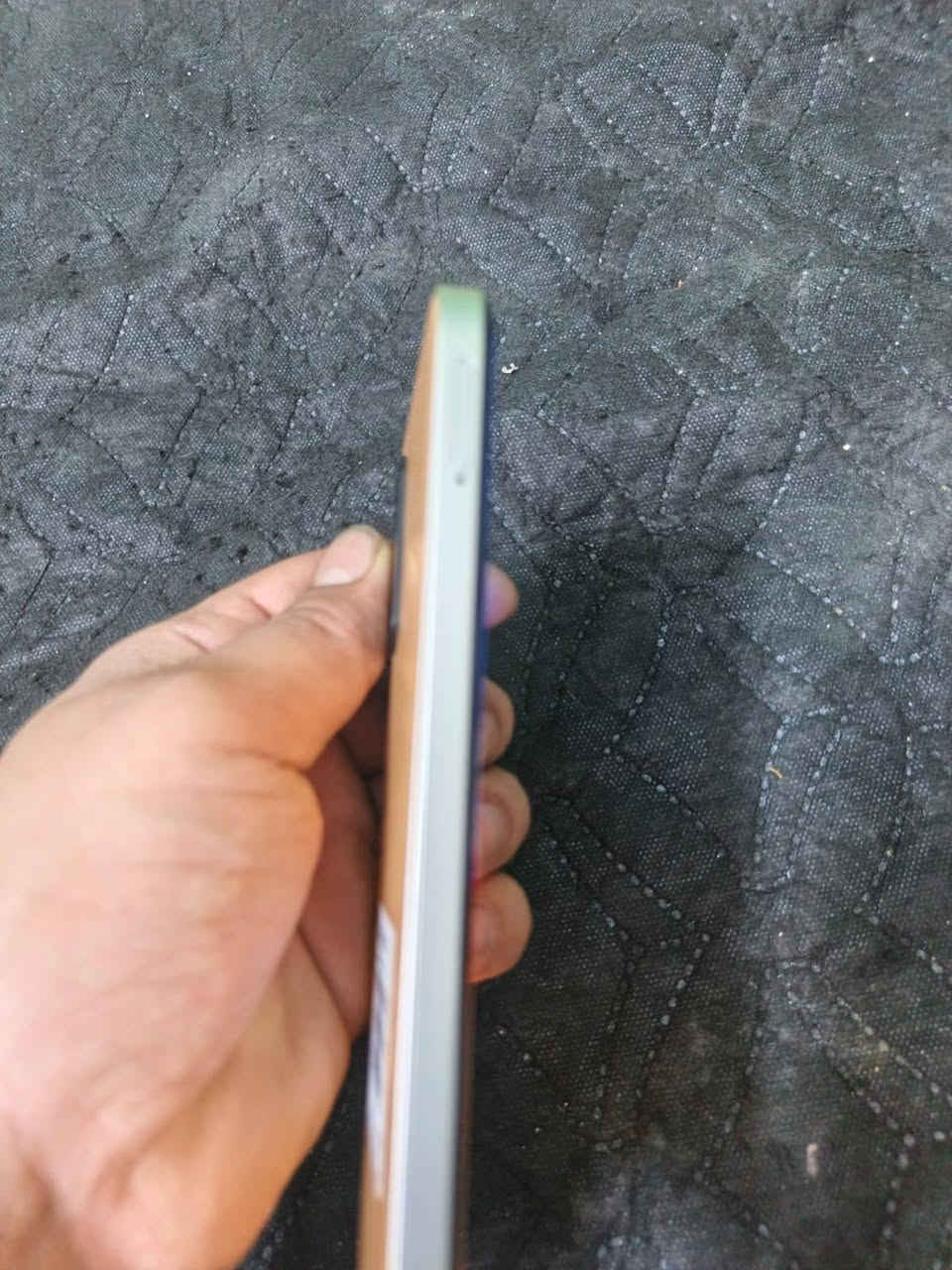 السلام عليكم مبايل كول باد جهاز جديد لبارحه فتحت من لكارتونه السعر 110رقم الهاتف ***********
