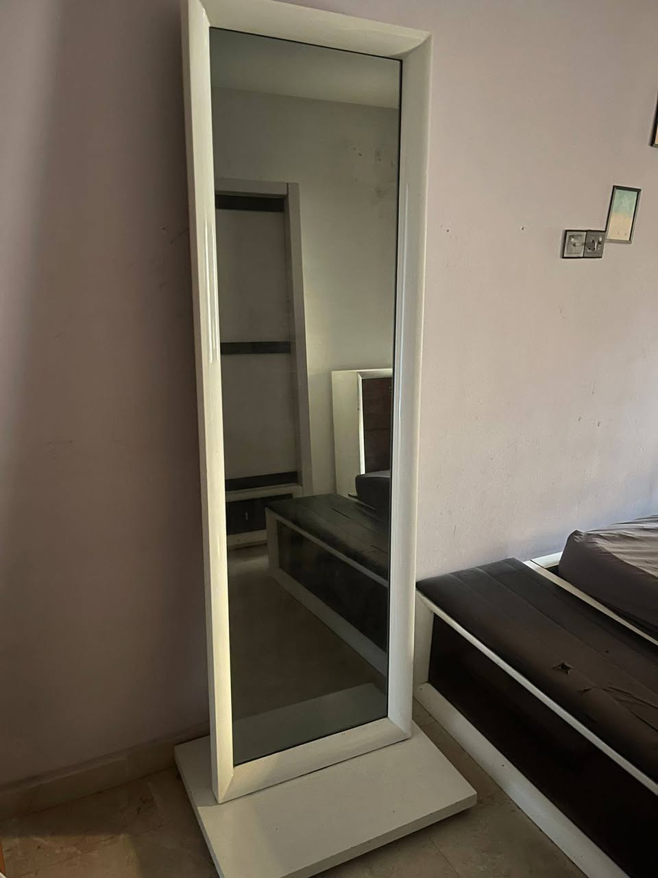 من رخصة لادمن كلشي مابيه بس جلد غرفة ٨ قطع سعر ٣٣٠ شراي يراسلني واتساب ام رحمه لو بغداد ***********
