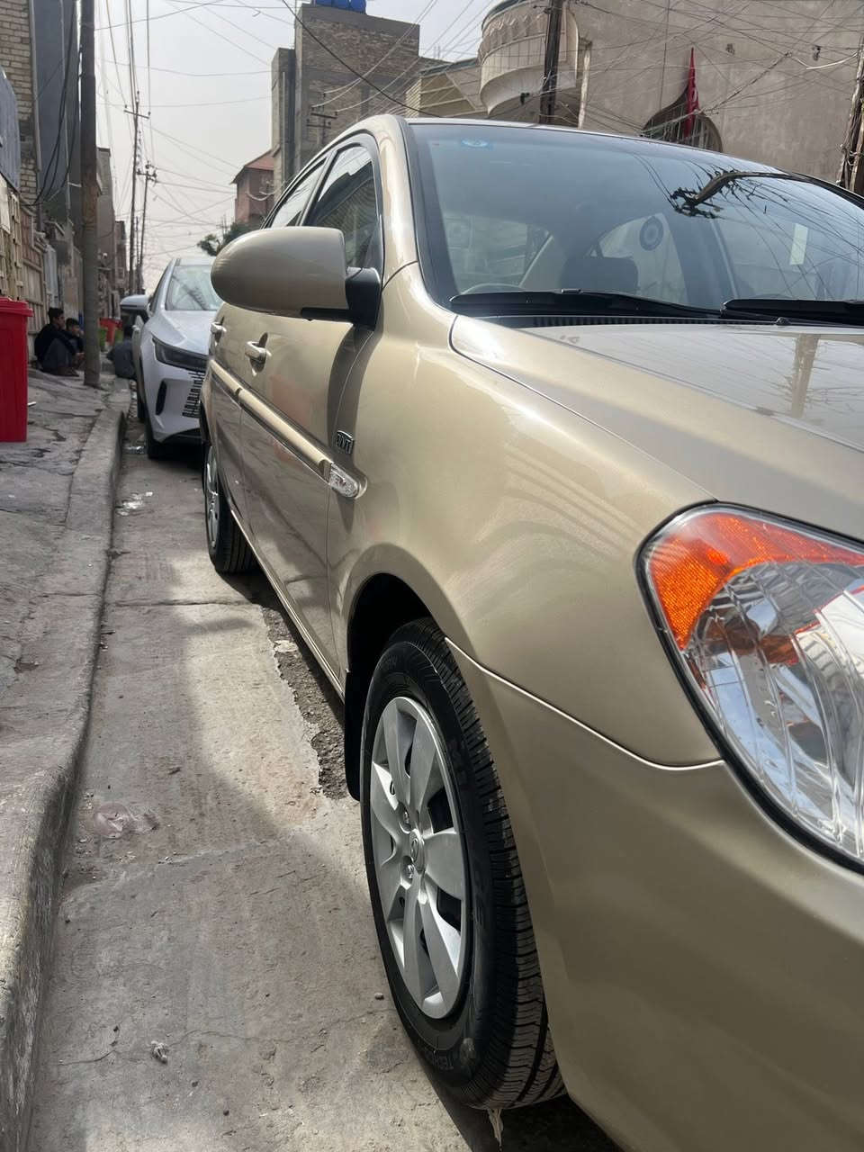 سلام عليكم.                                                                                            اكسنت خليجي كفاله عامه وضع الشركه موديل (2009)/ماشيه٦٢ الف حقيقي ترايها بعده زيرو جاهزه من كل النواحي تخم تاير جديد مكينه كيرتبريد خير من الله شادلها كامره والمسجل لأصلي وهوه والطار موجود السعر (١٢٠) وبيها مجال الشراي يتصل ويدلل (*********** )بغداد البلديات
