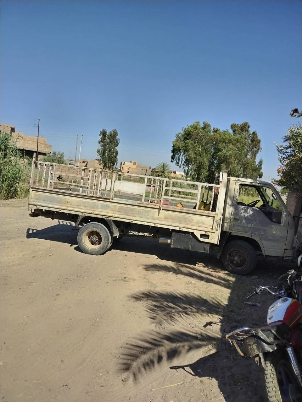 سلام عليكم  كيه ميسو باشي سياراه ماناقصه شي بيهه وكاله فقط رقم أربيل محرك فحل بنكو مكنته بيهه خيط تبخير بدون تنقيص سياره كفاله عامه تايرات وره كدا جدد وياهه سبير كهرباياتهه شغاله كلهه اشاير شغاله سعر 48 بيه مجال مكان بغداد طارميه صدر جديد. ***********.                   ***********
