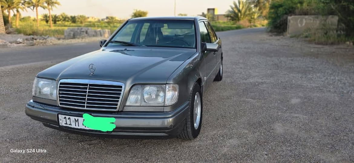 السلام عليكم 
مارسدس دب موديل 1991
بسمي محرك كاز OM606
كير D4
قواعد دبلات سليمه 
تبريد شغال 
نواقصها الدعاميه الاماميه مشكوكه ترجع فايبر كلاس 
صدر الامامي جيد جداً 
صدرها الخلفي جيد 
صرفها خير من الله 
للبيع سعرها 83 ورقة 
***********
