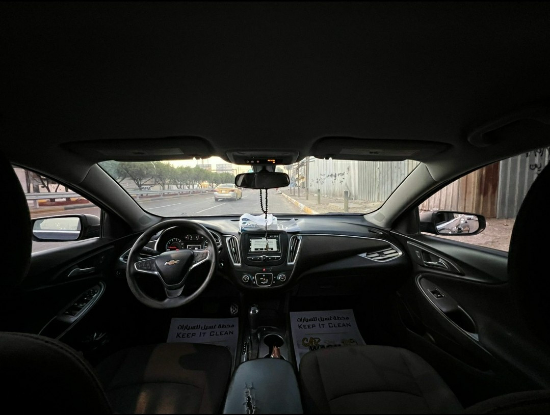 السلام عليكم ..  اعيد النشر بسبب الوعود الكاذبه 

ماليبو موديل 2017 للبيع 

مواصفات lt لون حبري  دخول ذكي اربع ابواب بصمة + جنطه بصمه كشن كهرباء  كير at شاشه كامره دواره  اوتو ستوب تحكمات ستيرن 

تايرات جدد + ويل رياضي اسود  

تبريد ثلج باتري مبدل جديد

مكان السياره بغداد 

السعر 88 

*********** واتساب
***********
