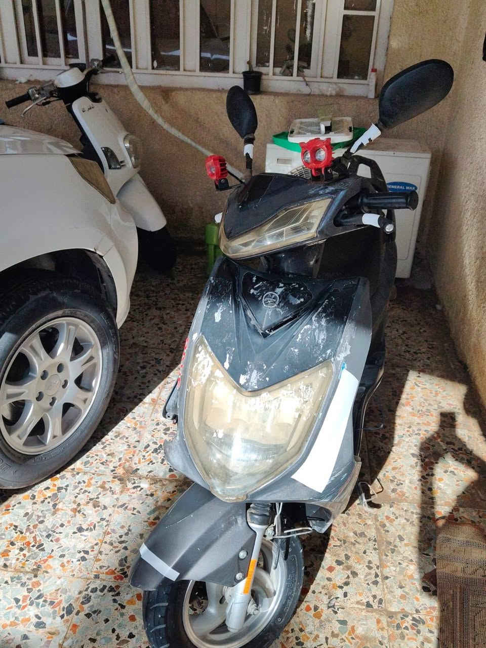 سلام عليكم سكنس صناعه تايوان محرك مكفول لايتات زنون قوي الدراجه كفره مكسور ابيع على وضعها مكاني الكوت السعر خاصص
***********
