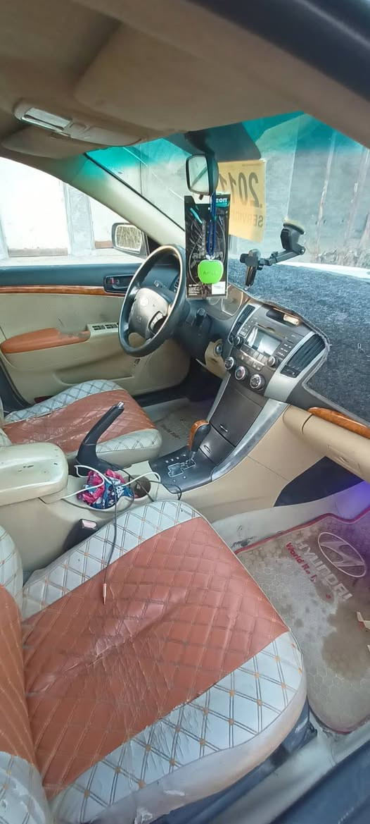 سوناتا 11خليجي رقم اربيل انكليزي السياره بأسمي محرك 2400 دوش مكفول كير اكسل صدر امامي خلفي تخم تاير تدفئه تبريد السياره محزمه لا معجون لا ضربه تجي واتشوف بعينك السياره احلى من الصوره مكان السياره بغداد المحمودية الخط السريع الجسر الرابع موبايل ***********
