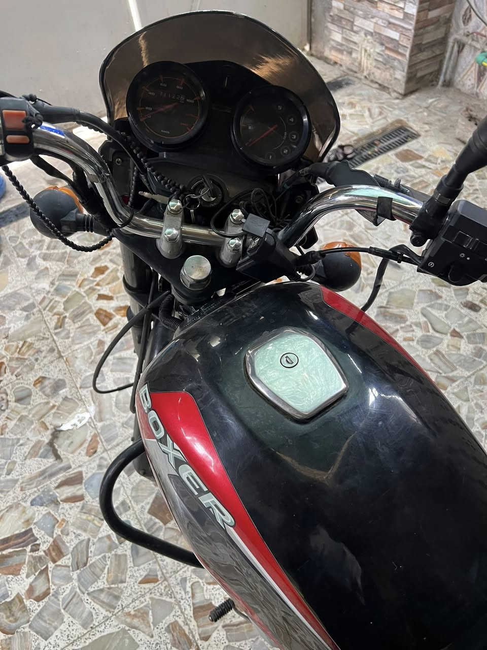 سلام عليكم بوكسر للبيع موديل 23السعر مليون 100العنوان شعب رقمي ***********
