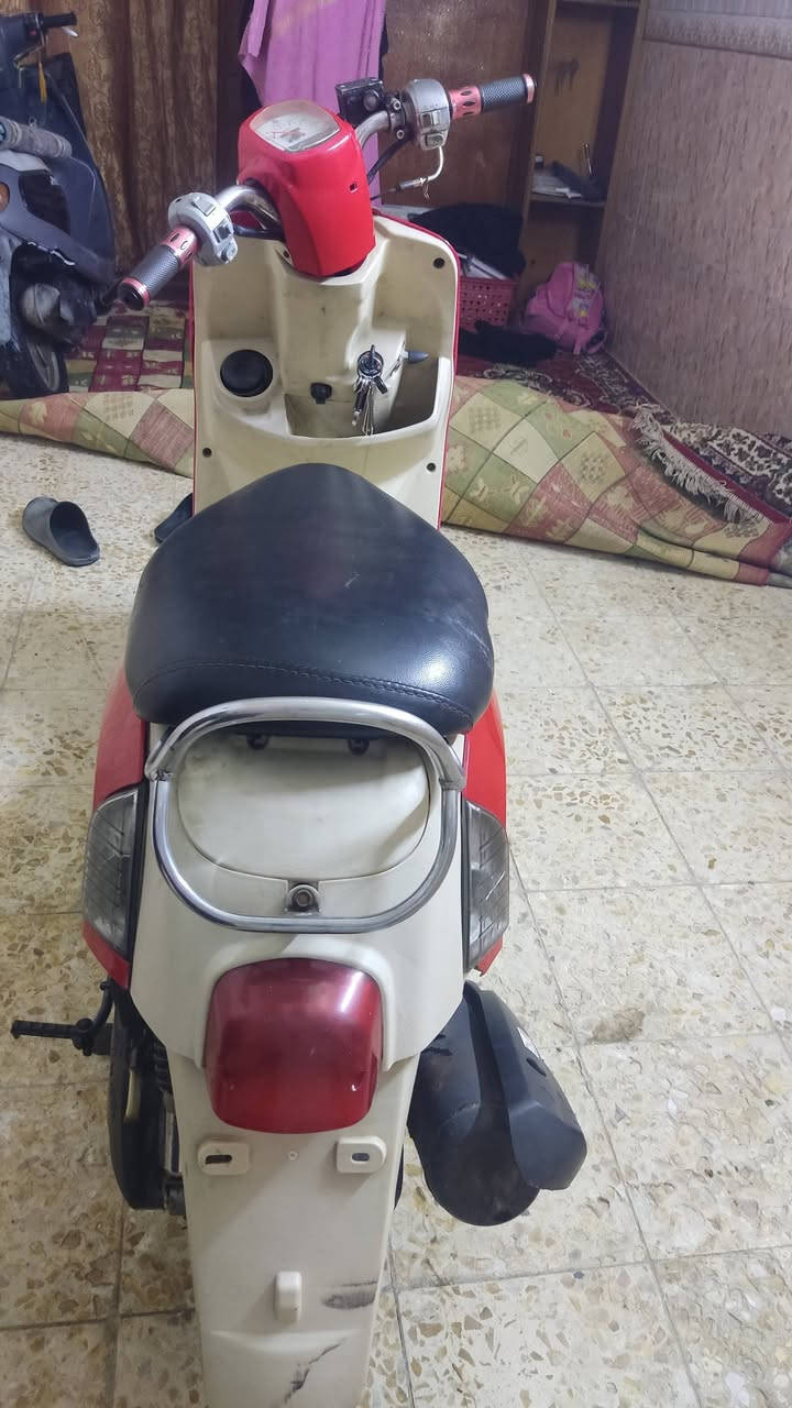 سلام عليكم دراجه بوليسي دراجه كامله من كل النواحي لا مجفته ولا مفتوحه كهربايات كامله مكينه بلاد من التاير للكابريتر شلعه ومعدل فول واضمن السعر650 وبيه مجال الرقم متوفر واتساب هم ***********
