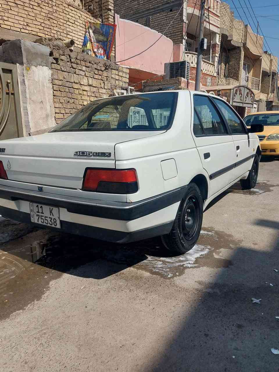 سلام عليكم
بيجو ٤٠٥ 
للبيع سياره جاهزه 
تخم تاير جديد عينه وصينية جدد بلاديه سياره ما بيه صبغ 
سياره باسمنه تحويل ثاني يوم بغداد الشعب للإستفسار ***********
