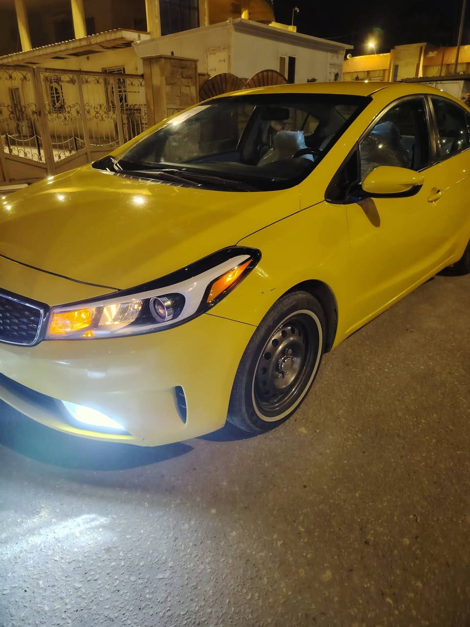 السلام عليكم كيا فورتي موديل ١٧ رقم بغداد دولي باسمي كير مامفتوح محرك مفتوح مابي اي مشاكل لا تبخير ولا تنقيص حداديه تبريد خير من الله سونار وصور الحادث بالمنشور بدون دواخل بدون شواصي بدون ايرباك مكان السياره كربلاء تفاصيل أكثر عن السياره الاتصال على الرقم *********** السعر ١١٧
