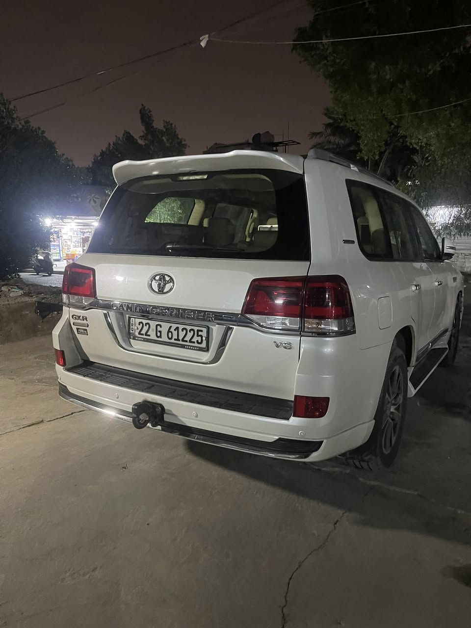 السلام عليكم  للبيع لاندكروز 2021كفاله عامه من الصبغ والفتح والبارد ماشيه 50الف شركه المهند ثمانيه ارباك تلفزيونات فتحه سقف عدسات بيض كشنات جلد كشنات كهرباء دكمتين صندوق كهربائي وباقي المواصفات معروفه السعر53وبيهه مجال الرقم***********كورك
***********اسيا
