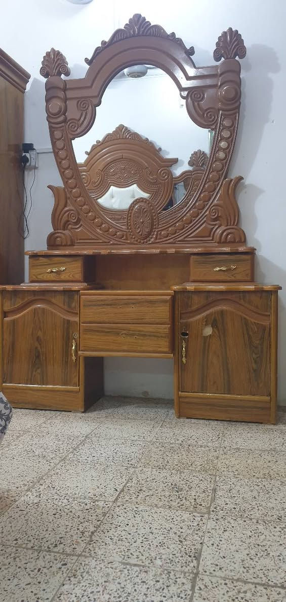 السلام عليكم غرفه للبيع سوكيه بيهه 
سعرهه ٦٠٠الف بيهه مجال مكاني بغداد جكوك 
***********
