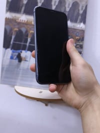 آيفون ١١ • ٦٤ • ظهر مبدل