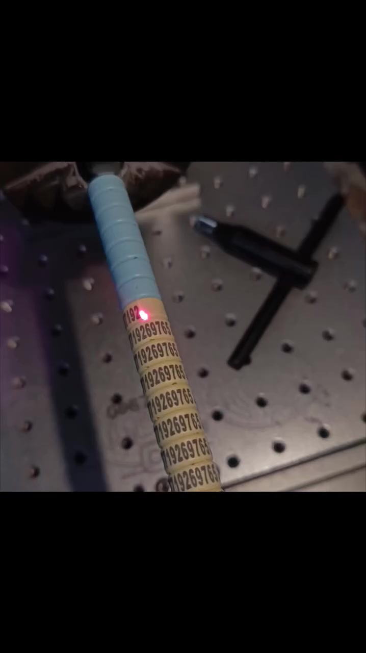 حفر ليزري يوجد لدينا حجول لجميع انواع الطيور وحفر على اكسسوارات وباجات عسكرية باسعار مناسبة والتوصيل مجاني تواصل خاص او عبر الرقم ***********واتساب
