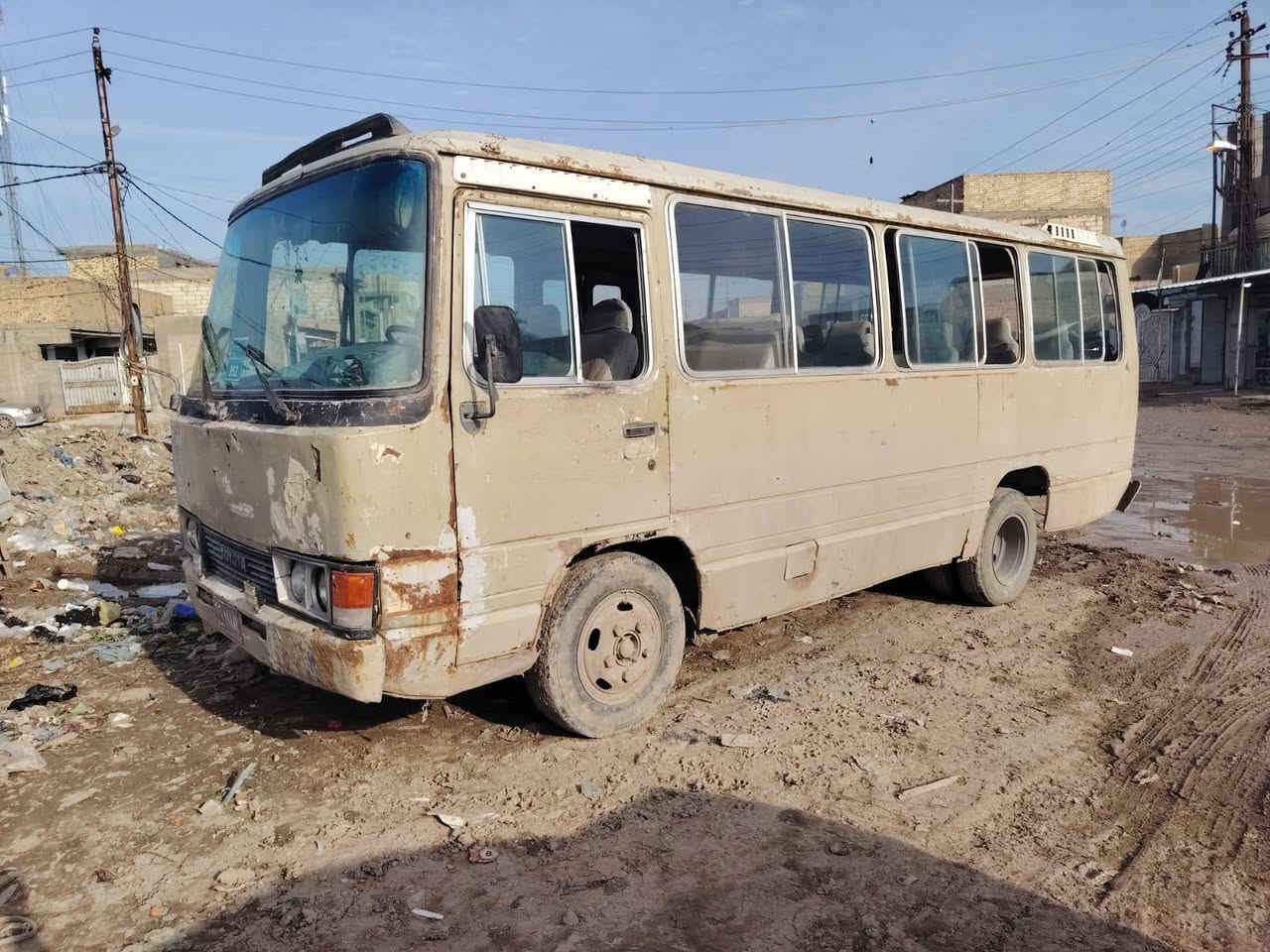 السلام عليكم كوستر عريض جاهزه مكينه كيه شرط الوكاله مكاني حله حي العسكري السعر 4 وبيه مجال بصيط ***********
