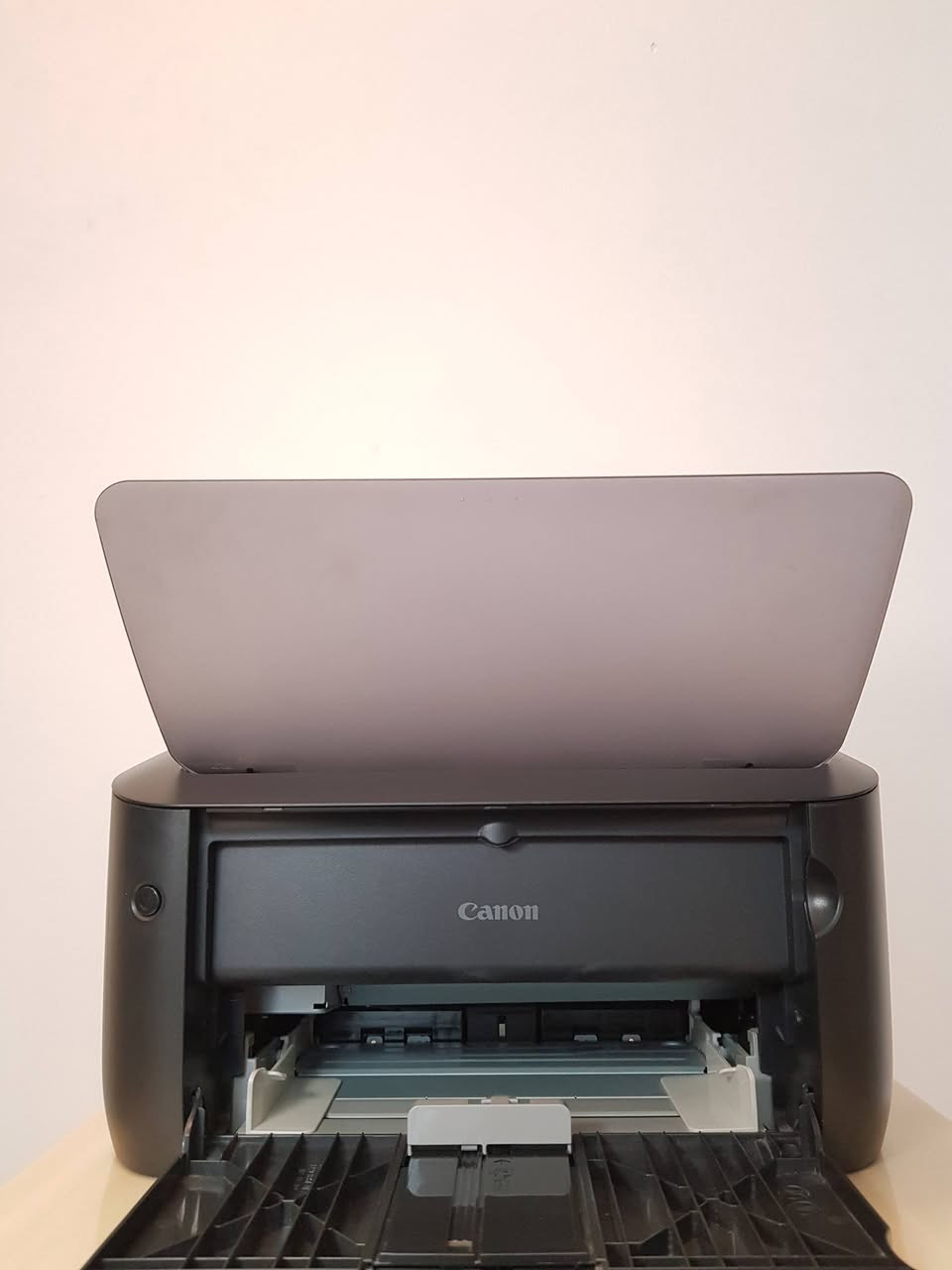 السلام عليكم 
متوفر طابعة Canon 6030B مستخدم 
طباعة اسود وابيض 
حبر باودر 
نظافة %90 
السعر 95 الف 
متوفر خدمة التوصيل الي جميع المحافظات
واتساب:
***********
***********
