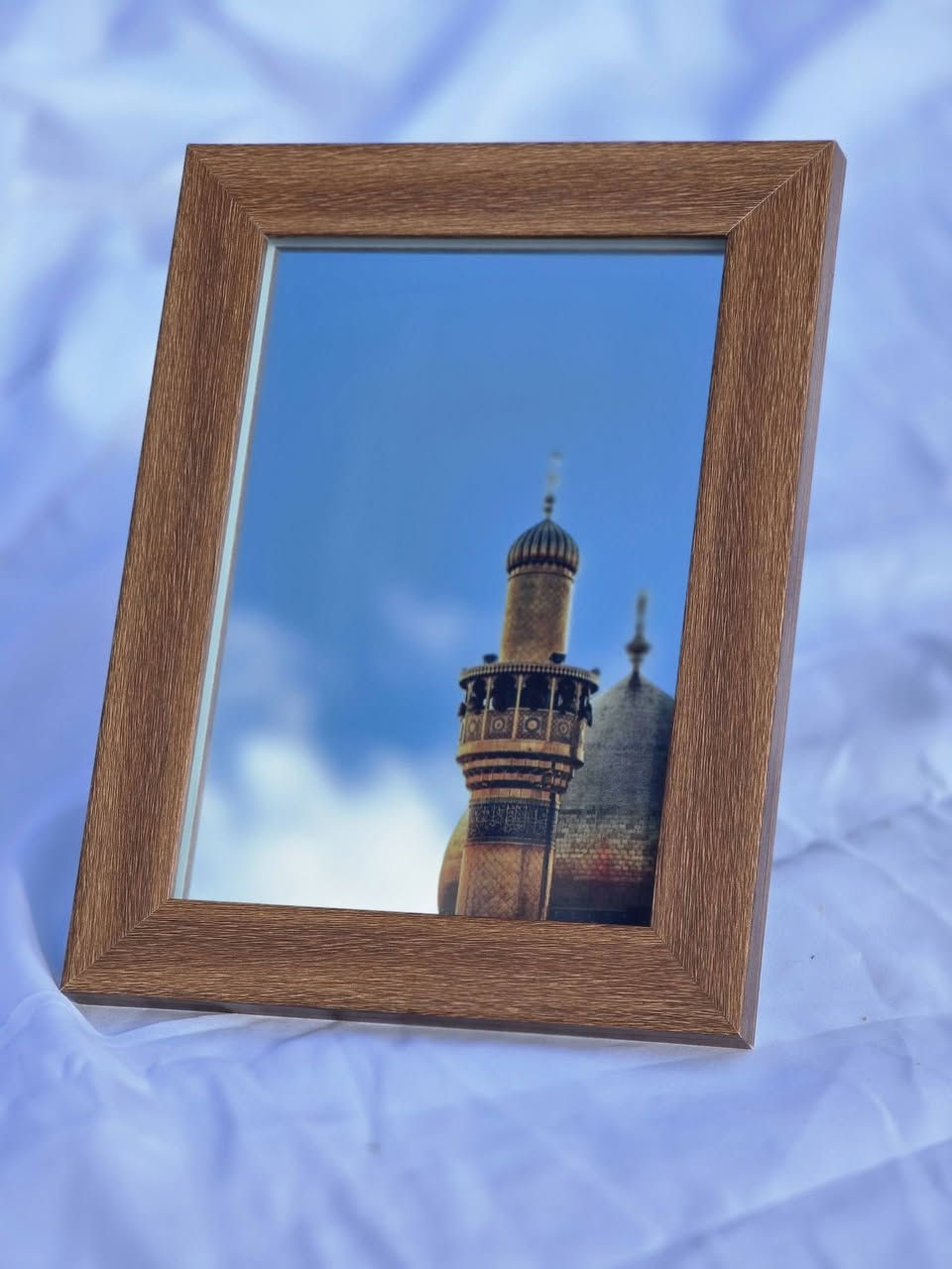 إجعل لقطتك مُمَيزة 🤍٫
مرآة زجاجية ذات إطار خشبي مُمتاز 
مزينة بِقُبة أمير المؤمنين عليه السلام 🌱.
للحَجز دايركت📥
📍يوجد توصيل لِكل المحافظات


**إذا كنت صاحب هذا الإعلان وتريد حذفه لأي سبب، رجاءا أرسل رسالة إلى الدعم الفني**