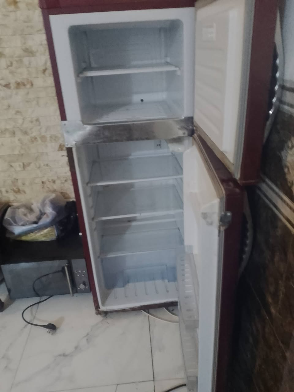 ثلاجه للبيع تشتغل بس ماتبرد عطل بسيط السعر 100وبيهه مجال المكان اليو جاسم قريب الحضاره


**إذا كنت صاحب هذا الإعلان وتريد حذفه لأي سبب، رجاءا أرسل رسالة إلى الدعم الفني**