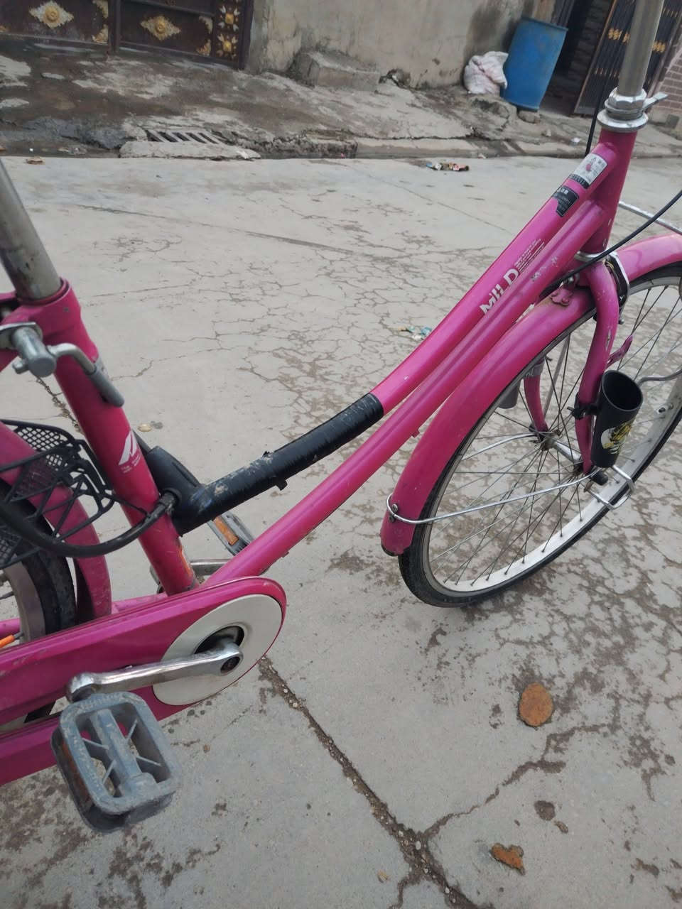 سلام عليكم بيسكل للبيع السعر 100و بيه مجال ***********
