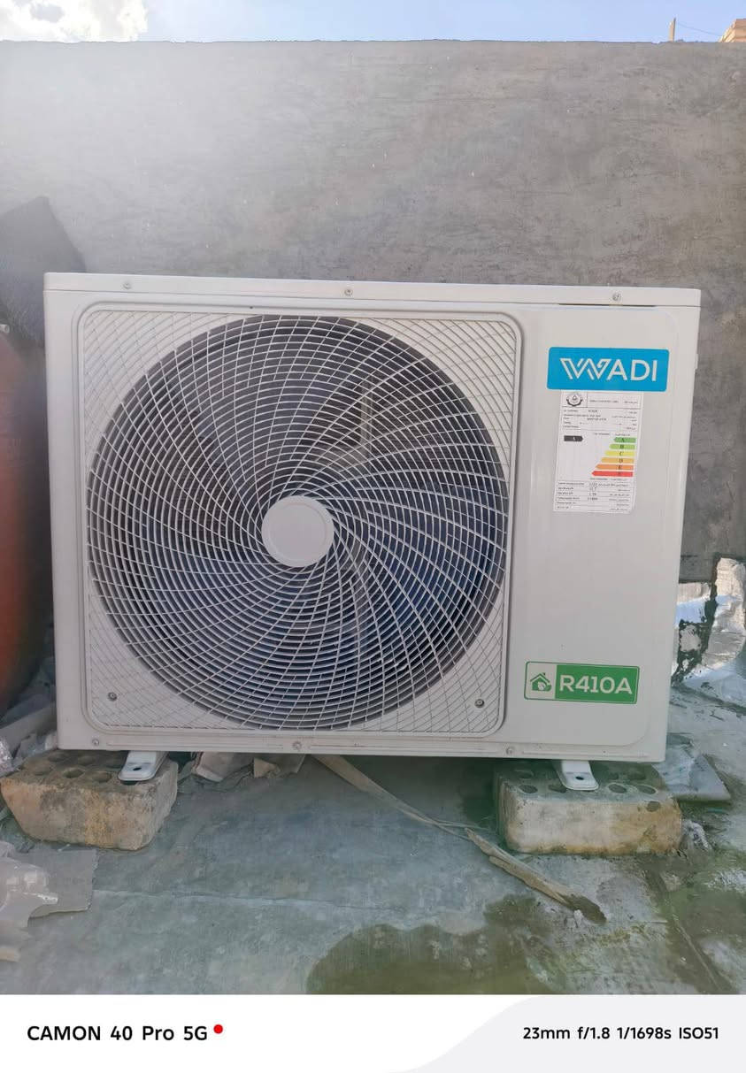 السلام عليكم سبلت جديد مستعمل شهرين فقط نوعيتها الوادي برو طنين ونص ب٥٥٠ وبي مجال قليل الاستفسار عالرقم***********
