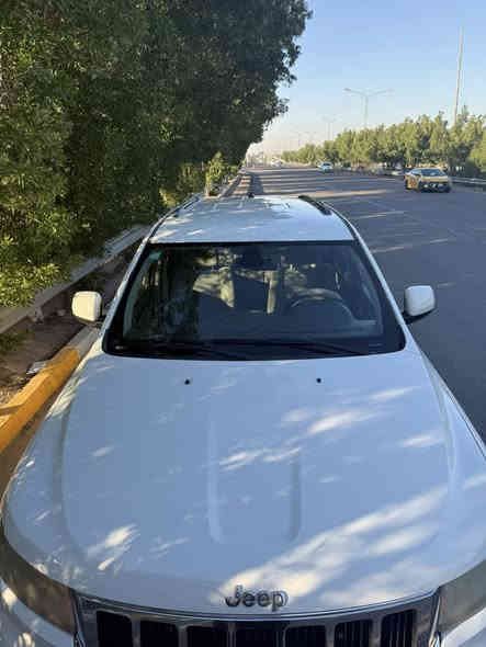 جيب لاريدو      2012
حادثه باب جنب السائق /باب خلف السائق 
كير 
مكينه
تبريد 
حداديه 
تخم تاير 
لايتات LED
سياره كامله مكمله مابيه اي نقص 
رقم مميز 
عنوان بغداد 
استفسار ***********
