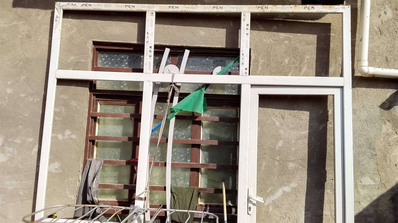 السلام عليكم يوجد شبابيچ عدد 2  شباچ إثنين طلاكة وشباچ 3 طلاكة جام خانة  بي بي سي قياس 3 متر ومحجر 5 متر  هذا رقمي *********** مكاني كربلاء منطقة الشبانات.
