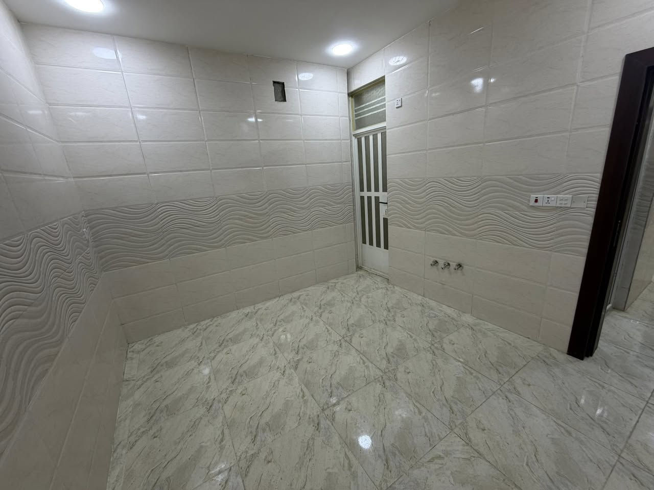 دار للأ يجار
يحتوي على

الطابق الاول صاله +مطبخ +خدمات

الطابق الثاني 2غرف نوم

عنوان العقار 

حي القاهره /الدلفيه 

-----------------------------------------------

الباسم للعقار حي القاهرة / الشماسية / مجاور منفذ جوهرة لبنان

***********

***********
