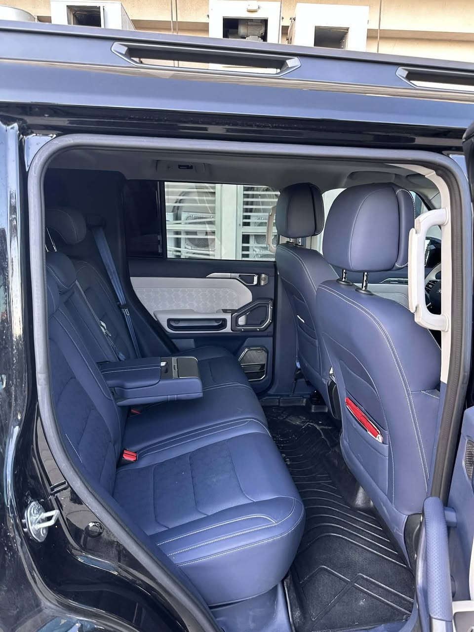 T2 1.5L Plug-in Hybrid LUXURY PHEV Travel plus (E جيتور (بلك-إن 
هايبرد

  كلين تايتل ✅       سعر 322💵مجال

اربيل ☎️01 53 253 0750

الموديل 2026✅ 
العداد: 13 الف km ماشي  
المحرك: 4 أسطوانات 1.5L تيربو + محرك كهربائي القوة الاجمالية 380
حصان
عزم الدوران (نيوتن-م) : 610
ناقل الحركة: أوتوماتيكي مخصص لنظام الهايبرد 3DHT
نظام الدفع: نظام دفع بالعجلات الامامية
سعة البطارية كيلووات/س: 26.7
بشحنة كهربائية وتعبئة وقود كاملة يصل المدى إلى 1200 كم استهلاك الوقود: 6.3 لتر لكل 100 كم

المواصفات

 T2  هايبرد
*فتحة سقف بانوراما بقياس 1.1م
* إطارات قياس 20 إنج
*الصندوق شفط
*الشباك الامامي شعار جيتور مضاء
*عروض ضوئية وموسيقية استعراضية
*رادار تفاعلي
*نظام القيادة شبه الذاتية
*نظام الكبح التلقائي في حالة الطوارئ
*كاميرات محيطية 540 درجة
*حساسات أمامية وخلفية
*نقطة العمياء
* تحذير مغادرة المسار
* المساعدة للبقاء في المسار
*شاشة التحكم بقياس 15.6 إنج
*شاشة القيادة بقياس 10.25 إنج
*نظام صوتي 12 سماعات من Sony
*نظام أبل كاربلاي وأندرويد أوتو


**إذا كنت صاحب هذا الإعلان وتريد حذفه لأي سبب، رجاءا أرسل رسالة إلى الدعم الفني**