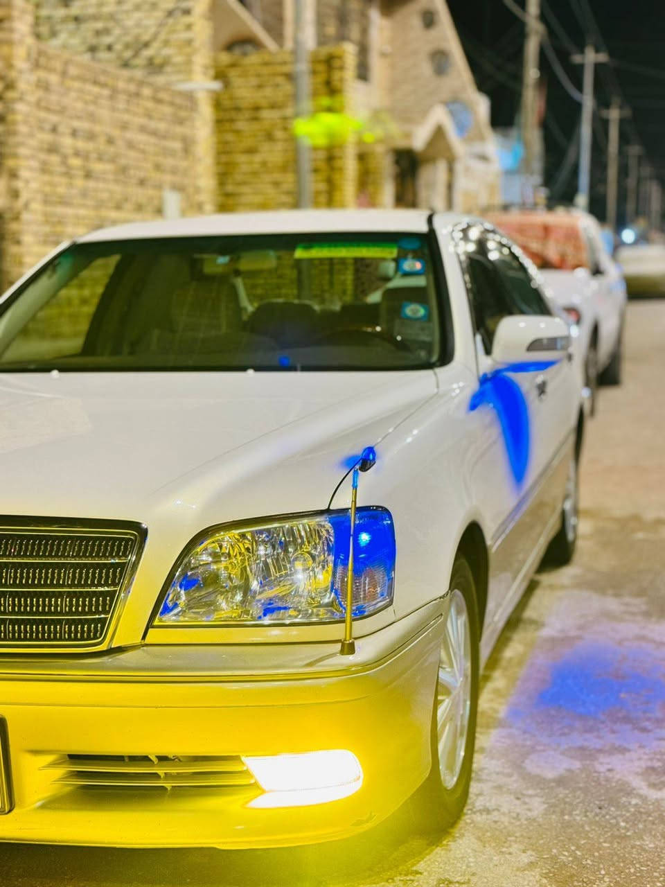 كراون ملكه موديل 2003 طك فلين الف ماتخسر عليهه
🚩قرار 48 مداور ثاني يوم وين مايعجبك 
🚩تحوير نجف فوك وجوه 
🚩كامراه دوار 
🚩ويل نجمه ابيض 
🚩تخم تاير كوري الاصلي مال جناي 
🚩داخل بيجي غرفه جديده كلش 
🚩كرستال اصل 
🚩خضراويه تخبل 
🚩لحيه طياريه 
🚩مكينه ديفور الجبير مشروطه بالكارتون 
🚩مري شفط مال شاهينه سعرهن وحدهن شادهن 250 الف 
🚩بلاجكتور زنون ليموني 
🚩سياره جاهزه ع اخر حبايه 

السعر 168$ وقابل للتفاوض وينهم الجنايه السياره بالحقيقه احلئ من الصوره بيع مال مستعجل
***********
