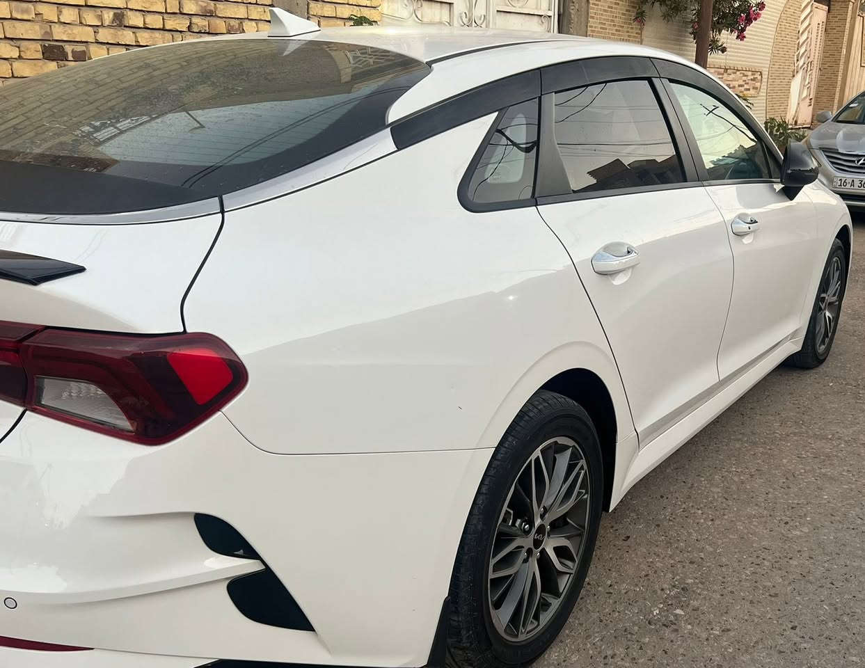 سلام عليكم
كيا K5 موديل 2022 ماشية90
المواصفات
محرك 2000 دوش 
حساسات خلفي وامامي
تشغيل بصمه
تشغيل عن بعد 
كرسي السايق كهرباء 
كراسي جلد
مانع انزلاق
تبريد قطعتين
كاميرا دواره
ويل كب17
بصمة ابواب التشغيل
لد ترحيب
بانوراما 
خمس وضعيات قياده
المصابيح الاماميه زنون اربع عدسات 
مثبت سرعه
تحكم ستيرن كامل
كشنات جلد ومخمل
مري كهرباء شفط
تبريد لمس + ميموري
السياره كفاله عامه من الضربه والتبديل والبارد والصبغ 
مكاني الديوانية 
للاستفسار اكثر اتصال  على الرقم
***********
