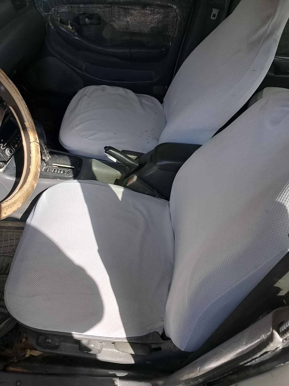 کیای کریدوس 1995 سەنەوی ئەسلێ. گێر ئۆتۆماتیک  مەکینە و گێر بە شەرتی فیتەر کارەبای مزبووت گەرمی ئیش دەکات کامل ئەشیای ساردی پیوەیە بێ عەیبە تەجیل و کارەبای ئیشارات و هەموو شتێکی ئیش دەکات نرخی 16گەڵا و مەجال
ژ.م *********** یان*********** Singapore
