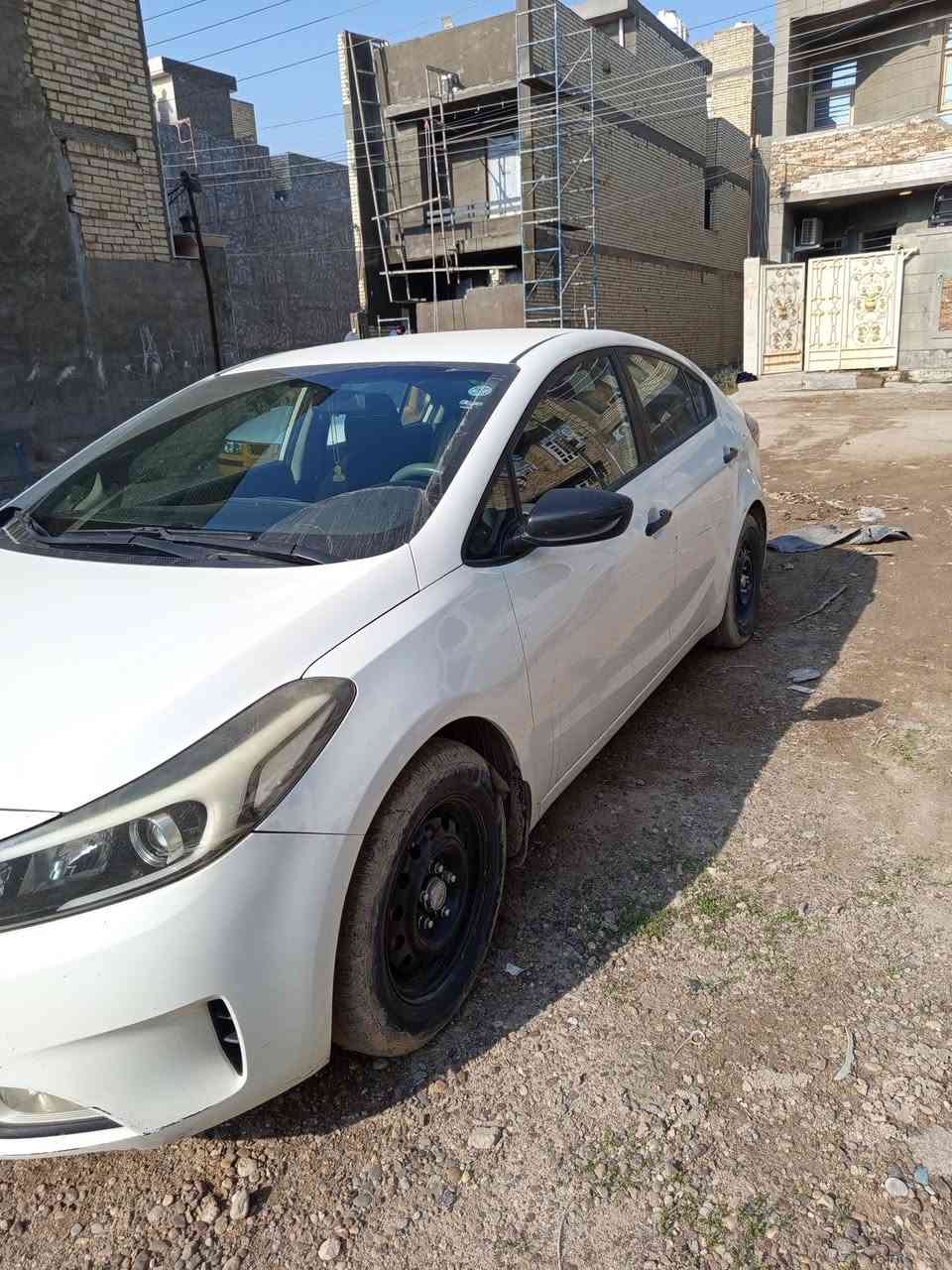 السلام عليكم 
كيا سيراتو موديل ٢٠١٨ مكفولة من الصبغ بيهه بارد السياره باسمي المكان بغداد الغزاليه السعر ١٣٨ وبيهه مجال حك الجيه للاستفسار الاتصال على الرقم 
***********
