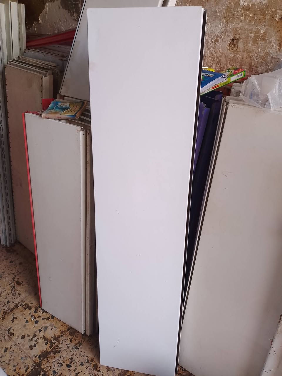 سفينه وسطية ورفوف جداري سلات شيبس شراي يتصل العنوان بغداد اكو توصيل  ***********
